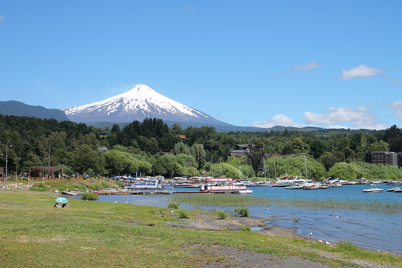 Volcán Villarrica visto desde Pucón, Chile